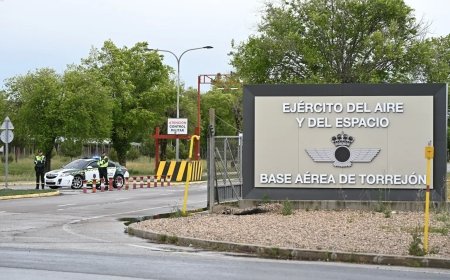 Aterriza en la base de Torrejón el avión militar con los 14 españoles del crucero Hondius mientras continúa el desembarco del resto de pasajeros