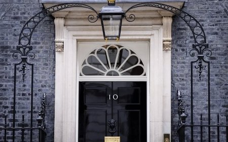El primer ministro británico se niega a dimitir pese a las presiones de su partido