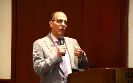 Osama Ibrahim en el simposio Mensaje de Paz: El proyecto intelectual de Ali Al-Shurafa coloca a la familia y al ser humano al frente de la reforma social