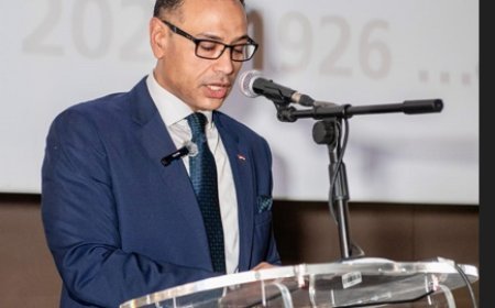 El embajador de Egipto en Túnez recibe a una delegación de la "Fundación Mensaje Global de la Paz" y del Centro Árabe de Investigación