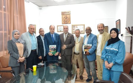 El Ministro de Asuntos Religiosos de Túnez se reúne con la delegación de la Fundación Mensaje de Paz, el Centro del Árabe y la Biblioteca Digital, y elogia el enfoque ilustrado de Al-Shurafa Al-Hammadi