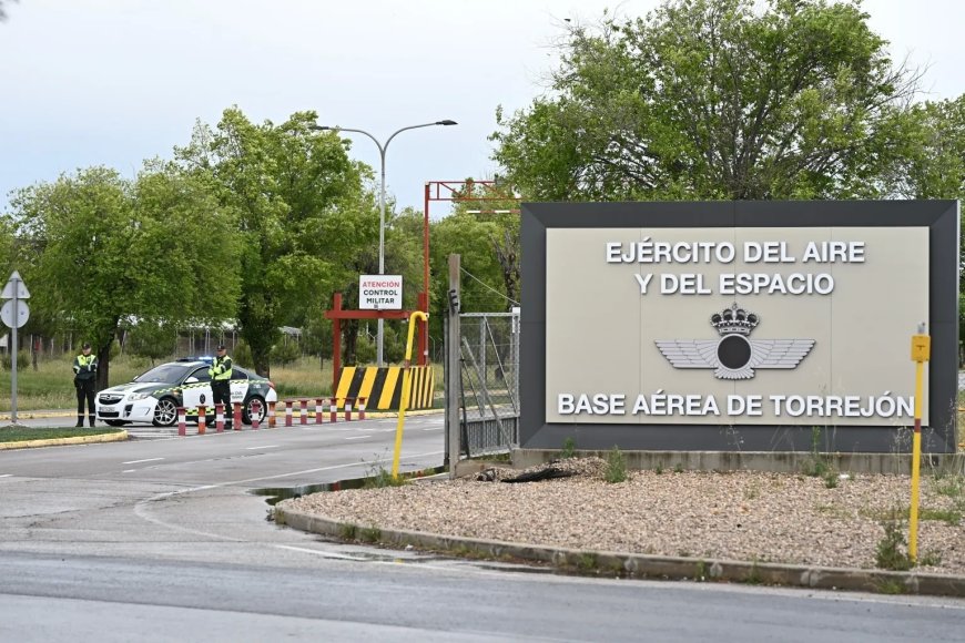 Aterriza en la base de Torrejón el avión militar con los 14 españoles del crucero Hondius mientras continúa el desembarco del resto de pasajeros