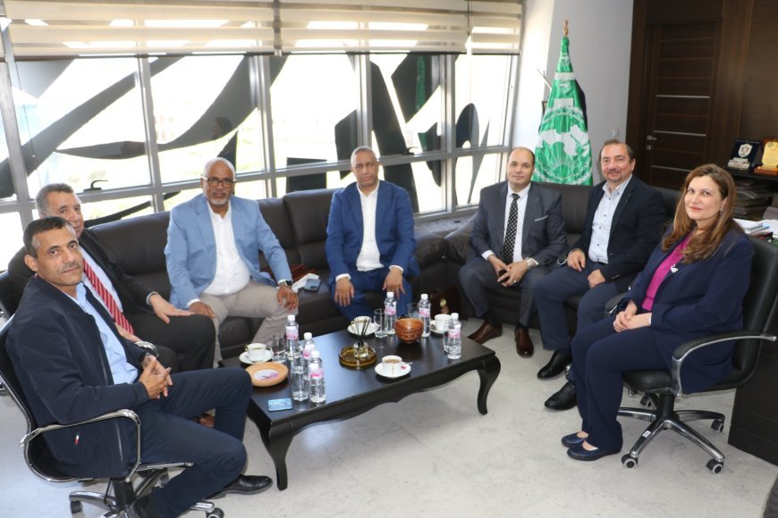 Una delegación de "Mensaje de la Paz" en Túnez analiza con líderes de la (ALECSO) vías para fortalecer la cooperación conjunta