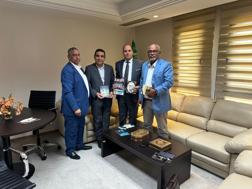 Delegación de "Mensaje de la Paz Mundial" se reúne en Túnez con el director del Departamento de Ciencia e Investigación Científica de la ALECSO para fortalecer la cooperación intelectual y de investigación