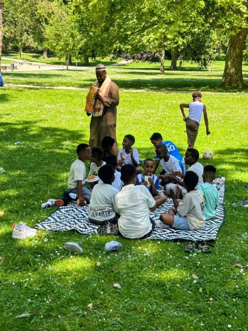 La escuela Al-Resalah en Frankfurt organiza una celebración por Eid al-Adha y agradece al pensador árabe, el Sr. Ali Al-Shurafa