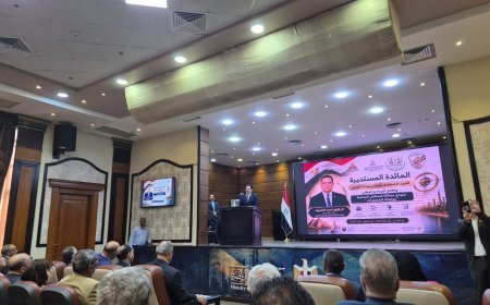 Inicio de las actividades de la "Mesa Redonda para Promover la Alineación Nacional y la Construcción de la Conciencia" en El Cairo, con la asistencia de una delegación de la Fundación Mensaje de Paz Globa
