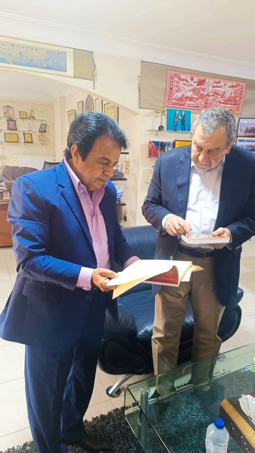 El ex primer ministro de Egipto elogia las obras del pensador árabe Ali El-Shorafa