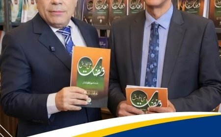 Magdy Tantawi revela detalles de la novena parte del libro "Destellos" de Al-Hammadi durante la Feria del Libro de la Biblioteca de Alejandría