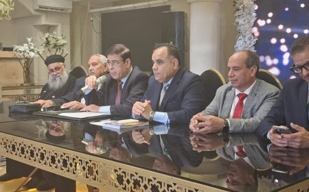 El periodista Magdy Tantawy inaugura el simposio de la Fundación Global Mensaje de Paz en Alejandría y elogia el pensamiento de Ali Mohamed Al-Shurafa Al-Hammadi