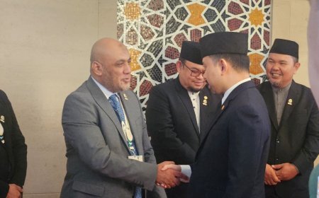 El Dr. Tamer Al-Ghazawi se reúne con el Príncipe Abdul Malik, hijo del Sultán Hassanal Bolkiah