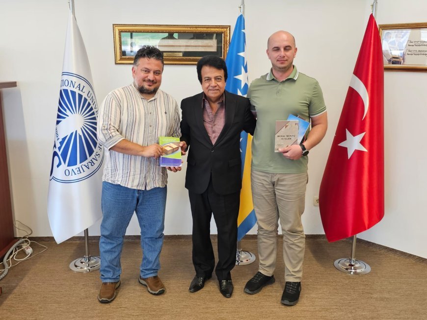 El Dr. Hassan Hammad visita la Universidad Internacional Moderna de Sarajevo y obsequia a altos directivos de la universidad ejemplares de las obras del pensador árabe Ali Al-Shurafa