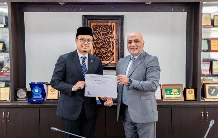 Dos conferencias del Dr. Tamer El-Ghazawy en la Universidad Islamica Sultan Sharif Ali de Brunéi, y la universidad decide distribuir el libro "La filosofía de la reforma civilizatoria en el Corán" del pensador Ali Al-Shorafa a sus estudiantes