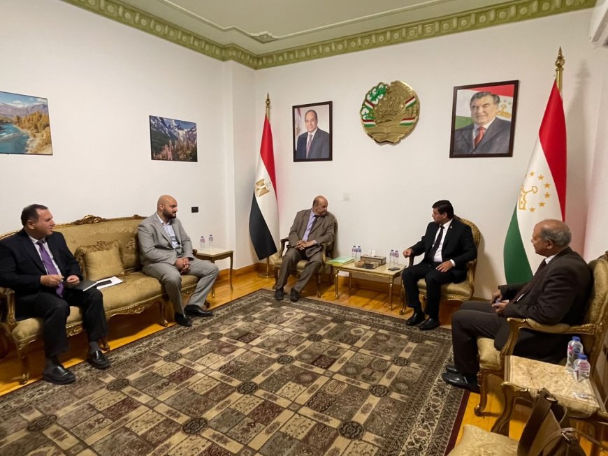 Una delegación de la Fundación Mensaje de Paz Global se reúne con el embajador de Tayikistán en El Cairo