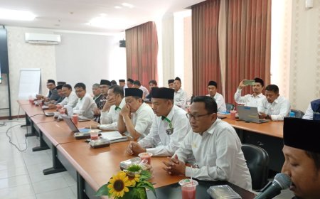 El Centro Al-Shurafa Al-Hammadi de Estudios Coránicos y Árabes en Malang inicia sus actividades con la defensa de una tesis doctoral y la apertura de un curso académico para profesores de idioma árabe