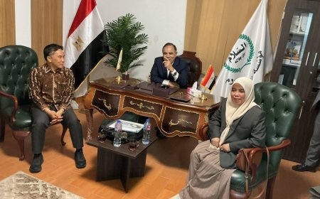 Una delegación de la Universidad Estatal Islámica Maulana Malik Ibrahim de Indonesia visita la Fundación Mensaje de la Paz en El Cairo para discutir la cooperación cultural e intelectual y fortalecer los puentes de comunicación entre los pueblos |