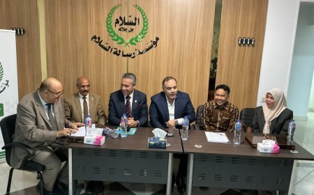 El Vicepresidente de la Universidad Maulana Malik Ibrahim: "Egipto es nuestra segunda patria y buscamos activar la cooperación y difundir el pensamiento de Ali Al-Shurafa"