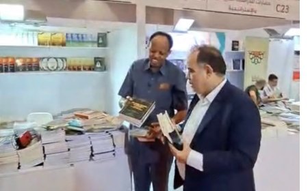 Mohamed Sheikh Hassan lleva el pensamiento de "Mensaje de la Paz" a la Feria de Estambul |