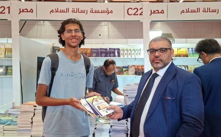 Desde el primer día: Gran afluencia de público en el stand de "Mensaje de la Paz" en la Feria Internacional de Estambul |