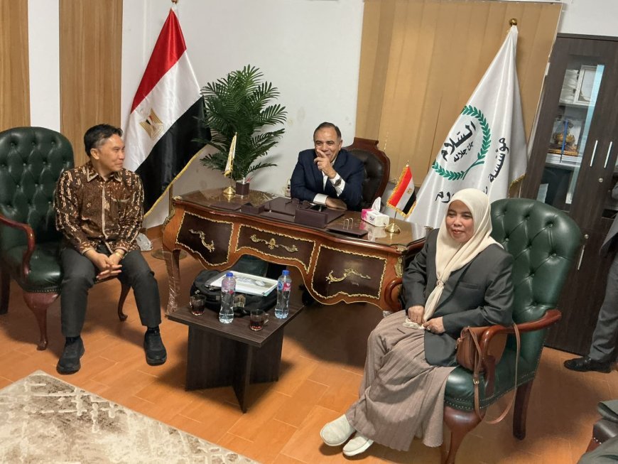 Una delegación de la Universidad Estatal Islámica Maulana Malik Ibrahim de Indonesia visita la Fundación Mensaje de la Paz en El Cairo para discutir la cooperación cultural e intelectual y fortalecer los puentes de comunicación entre los pueblos |
