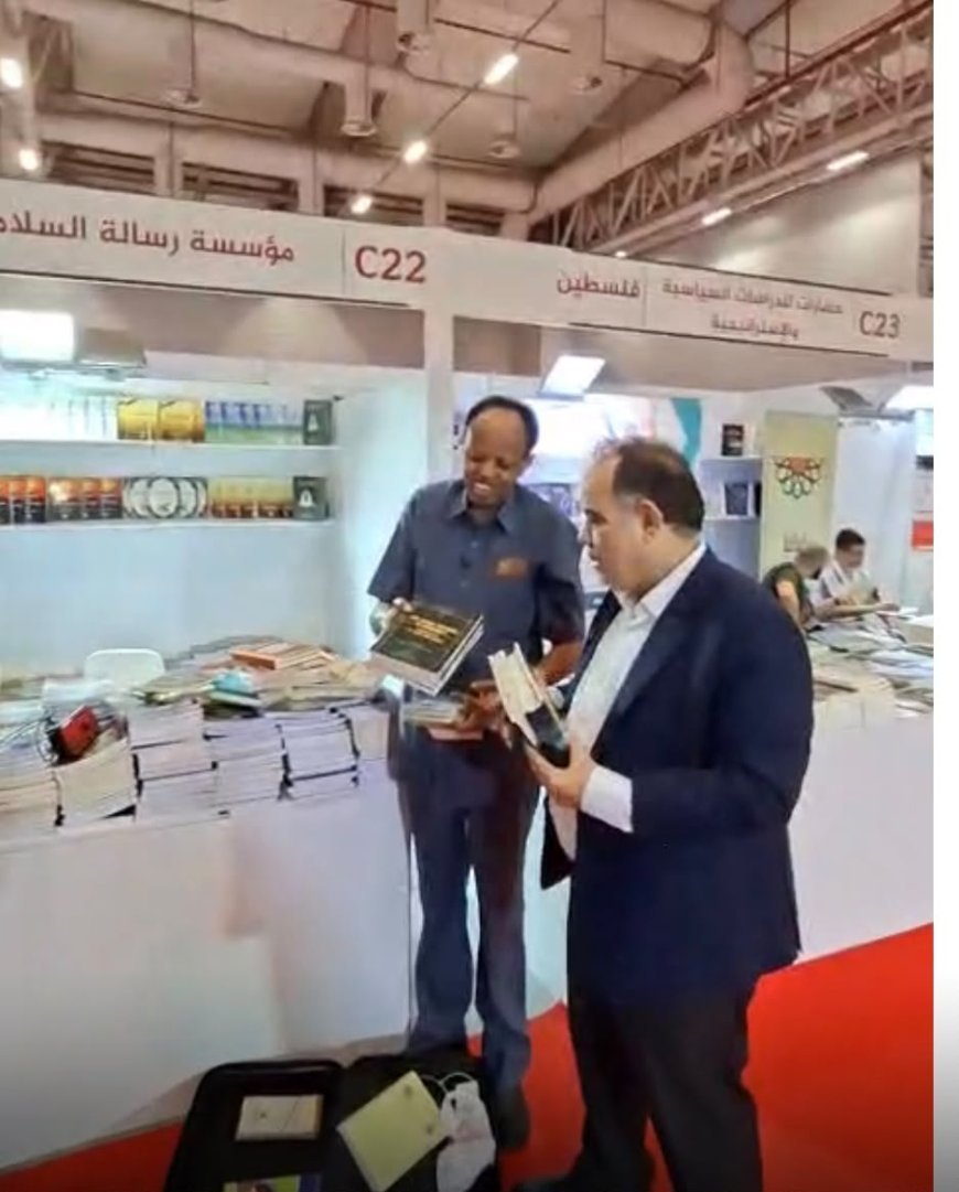 Mohamed Sheikh Hassan lleva el pensamiento de "Mensaje de la Paz" a la Feria de Estambul |