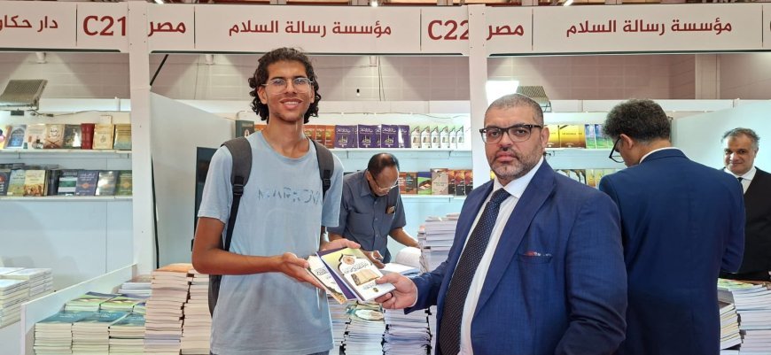 Desde el primer día: Gran afluencia de público en el stand de "Mensaje de la Paz" en la Feria Internacional de Estambul |