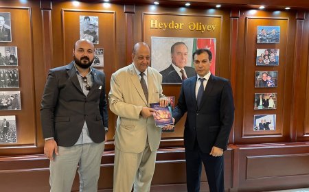 Una delegación de la Fundación Mensaje de Paz Global se reúne con el jefe de misión adjunto y consejero de la Embajada de Azerbaiyán en El Cairo