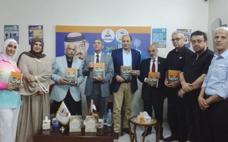 «Mensaje de Paz» obsequia «Destellos… Parte VIII» a figuras del pensamiento y la literatura durante el seminario «Salmos de los Poetas»