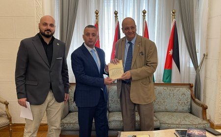 Una delegación de la Fundación Mensaje de la Paz analiza con el consejero de Medios y Cultura de la Embajada de Jordania las perspectivas de cooperación intelectual y cultural