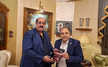 Hazem Qashou recibe a la delegación de la Fundación Mensaje de la Paz, elogia el pensamiento de Ali Al-Shurafa y pide un diálogo árabe que reúna a pensadores