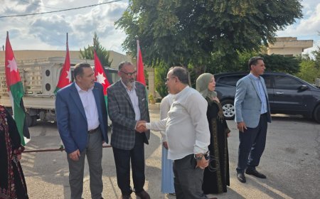 La delegación de la Fundación Mensaje de la Paz Mundial es acogida por la tribu Al-Obeidat