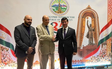 Una delegación de la Fundación Mensaje de la Paz de El Cairo participa en la celebración del 35.º Aniversario de la Independencia en la Embajada de Tayikistán