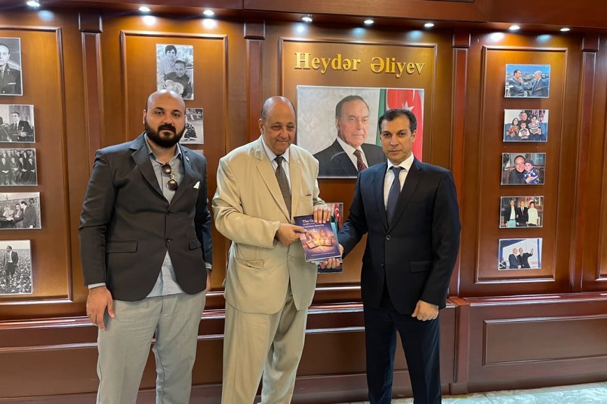 Una delegación de la Fundación Mensaje de Paz Global se reúne con el jefe de misión adjunto y consejero de la Embajada de Azerbaiyán en El Cairo
