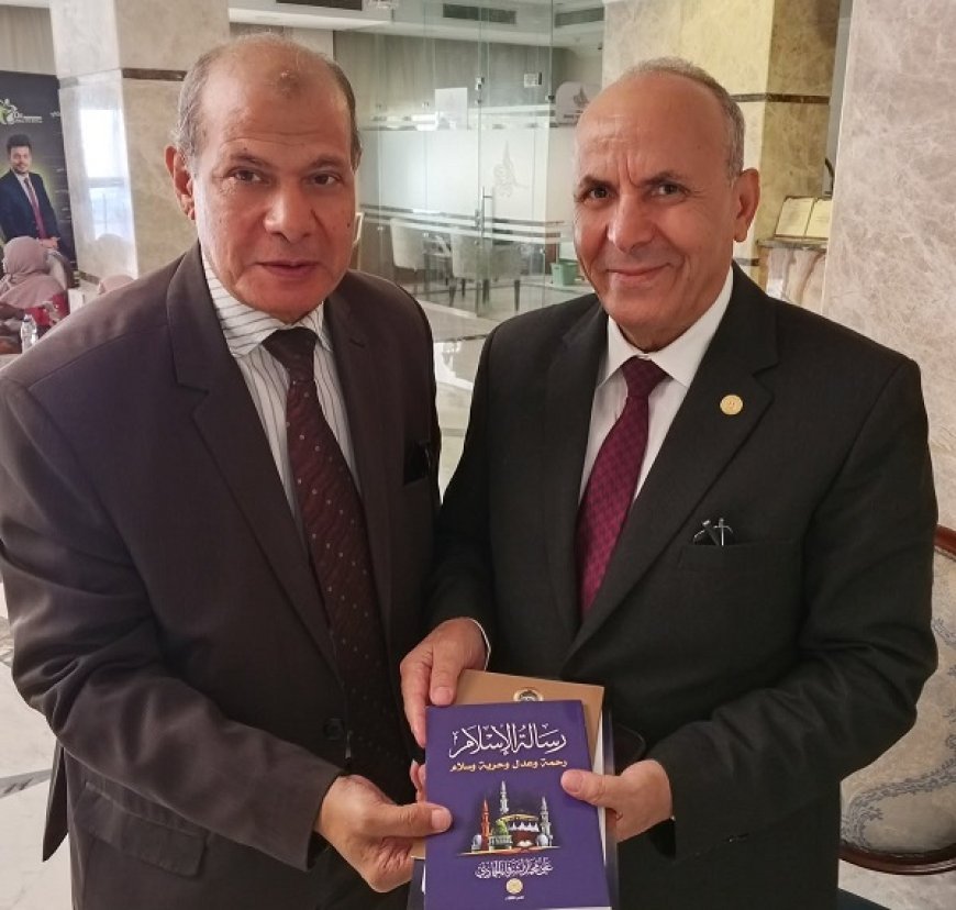 El Dr. Abdel Razek Shoaib, expresidente de la Autoridad de Litigios del Estado, elogia las obras del pensador árabe Ali Mohamed Al-Shorafa Al-Hammadi