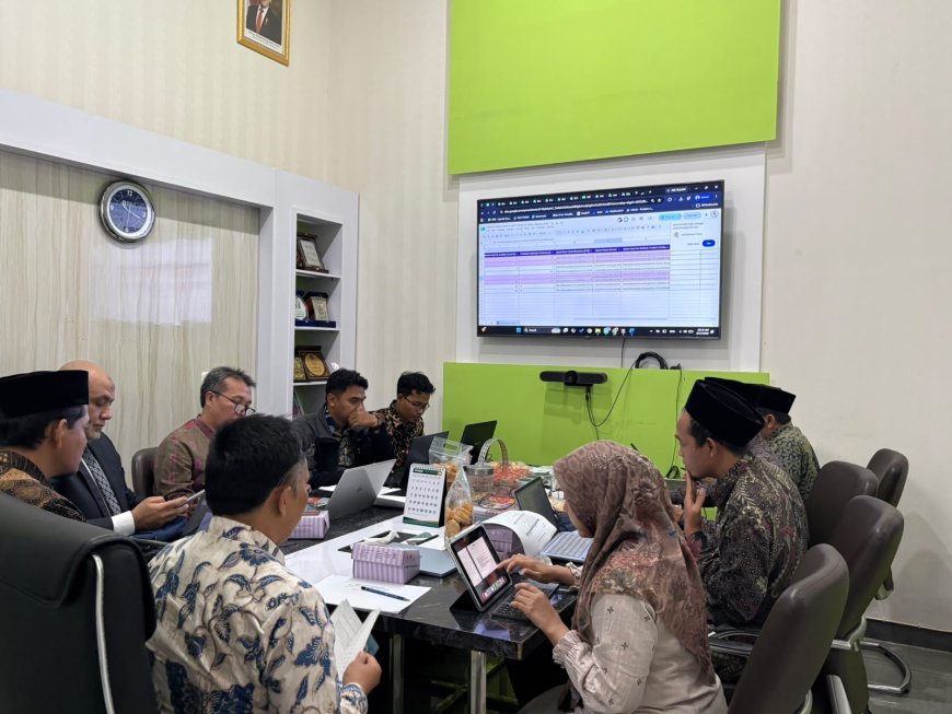 Gran festival cultural en Indonesia en celebración del juzgamiento final de la categoría de ensayo del Concurso «Al-Shorafa Al-Hammadi» para la comprensión y contemplación del Corán