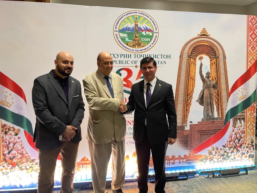 Una delegación de la Fundación Mensaje de la Paz de El Cairo participa en la celebración del 35.º Aniversario de la Independencia en la Embajada de Tayikistán